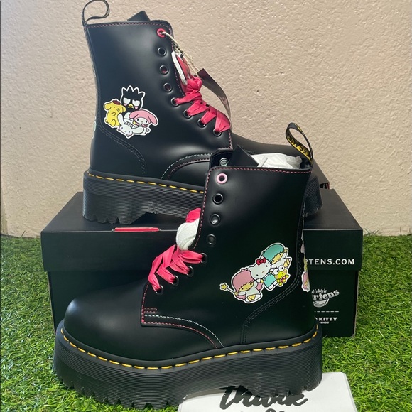 Dr. Martens Jadon Hello Kitty and Friends Leather Platform boots - Picture 5 of 6